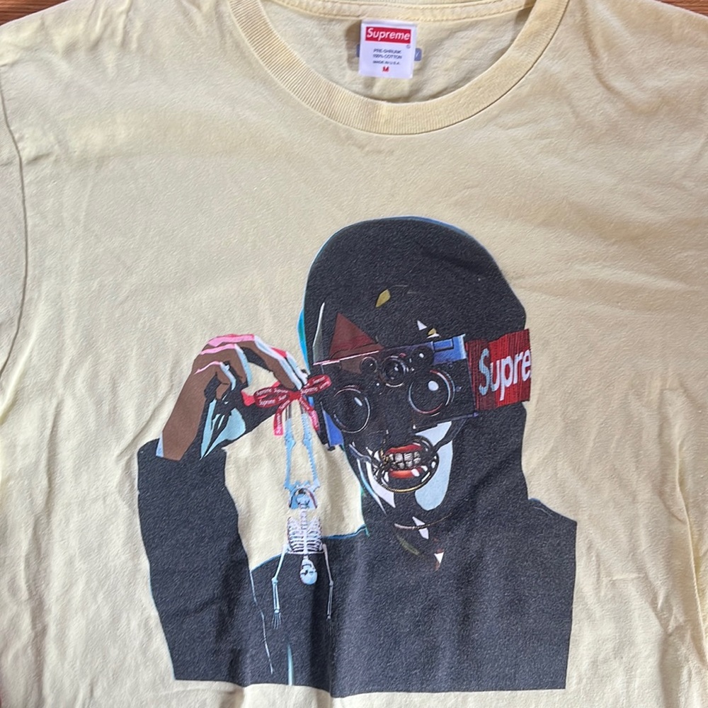 Supreme t-shirt